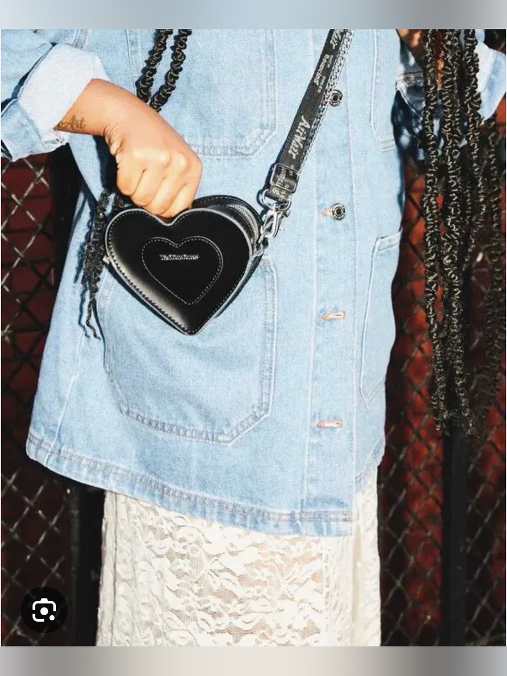 Mini heart Dr. Martens purse